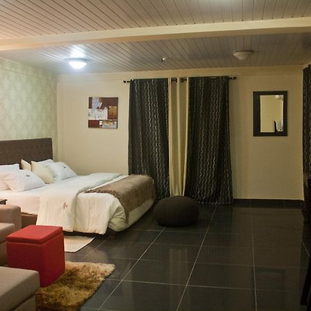 M Suites Hotel Accra Exterior photo