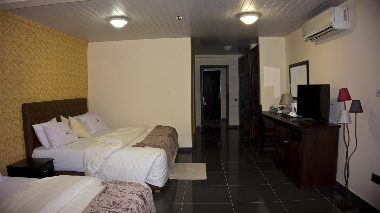 M Suites Hotel Accra Exterior photo
