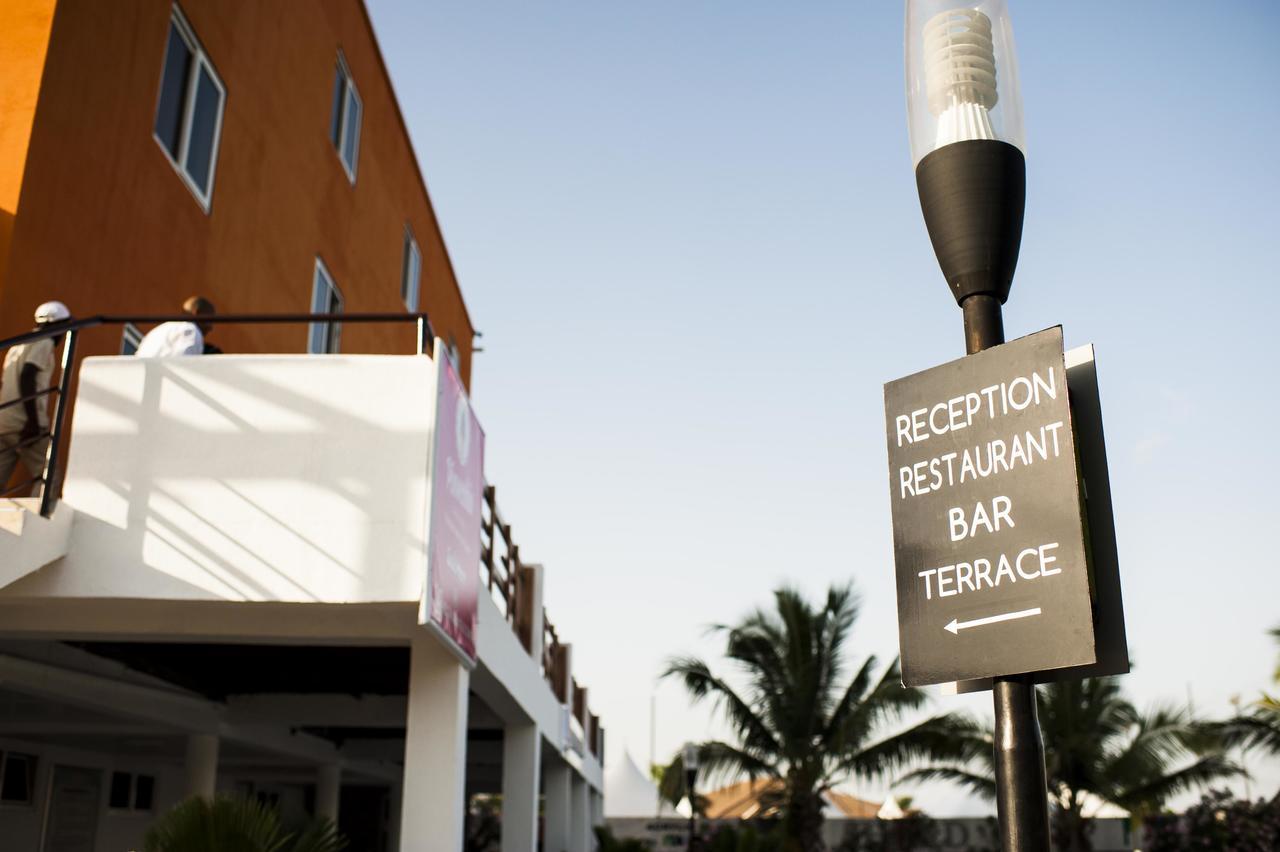 M Suites Hotel Accra Exterior photo