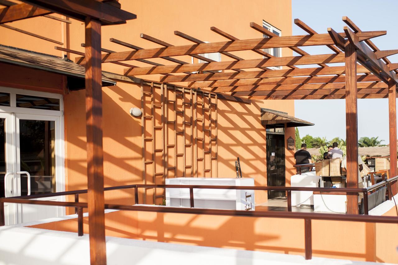 M Suites Hotel Accra Exterior photo